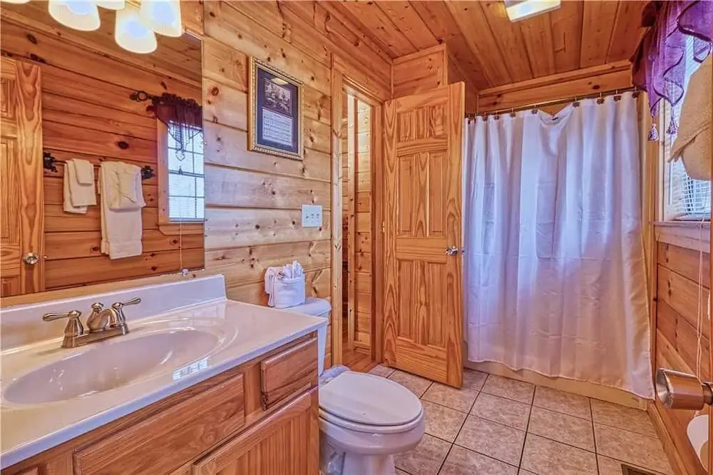 Kissing Retreat - Two Bedroom Cabin