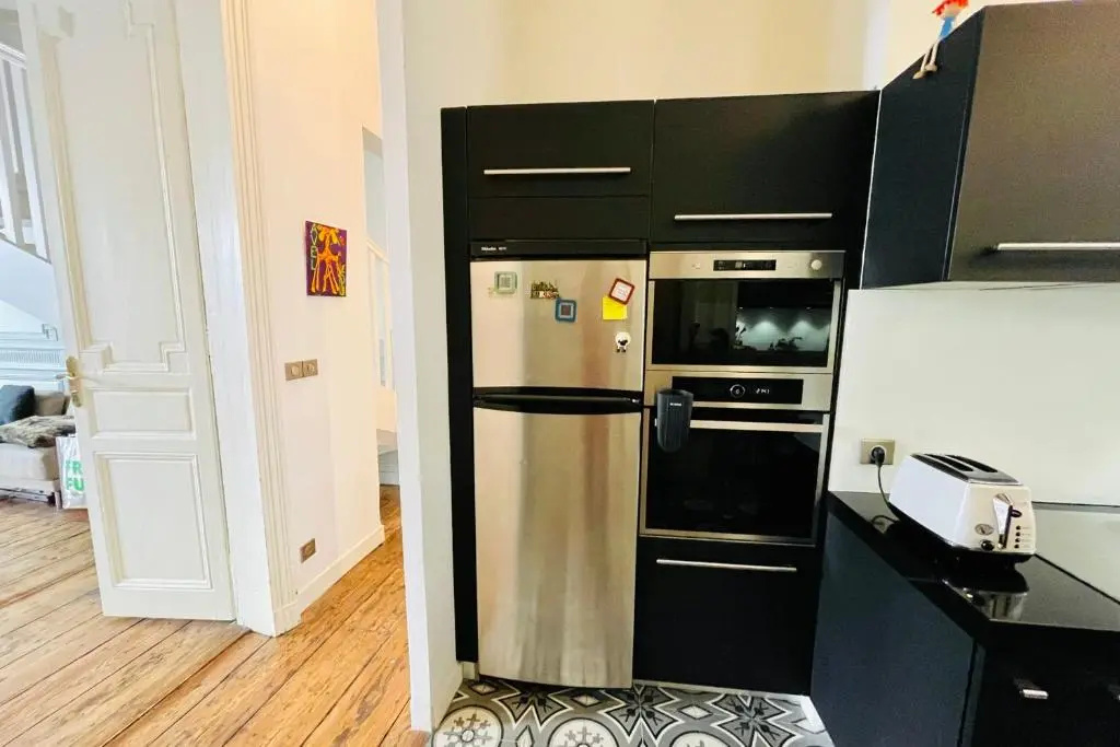 T4 apartment in the heart of old Bordeaux close to all amenities