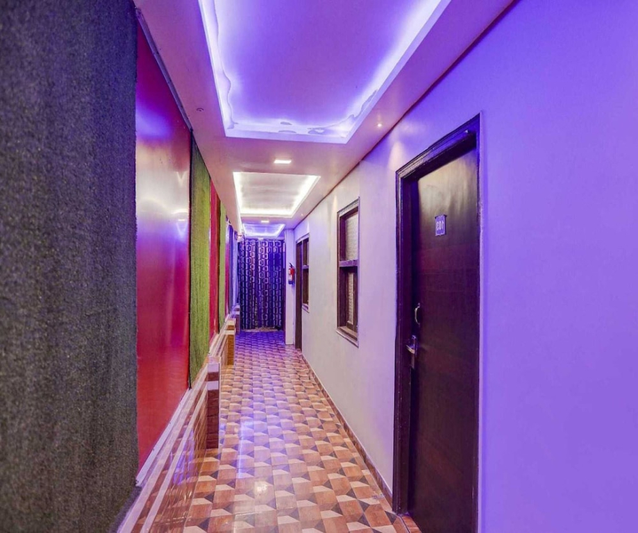 Hotel O Sector 18 Noida Formerly Terrene Empire