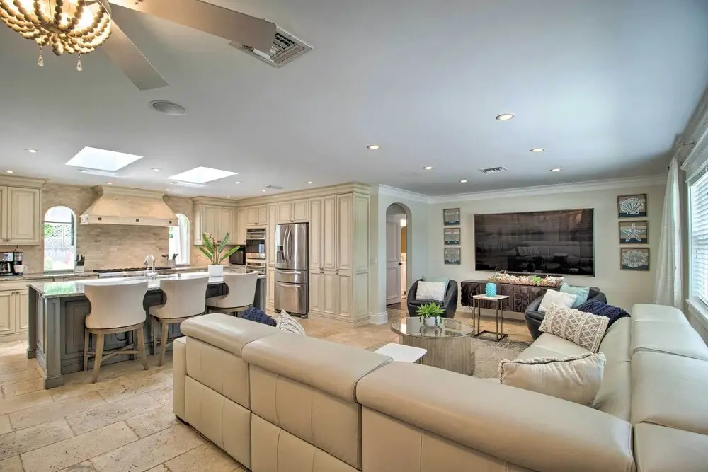 2 Mi to Dtwn: Luxury Getaway in Palm Beach Gardens