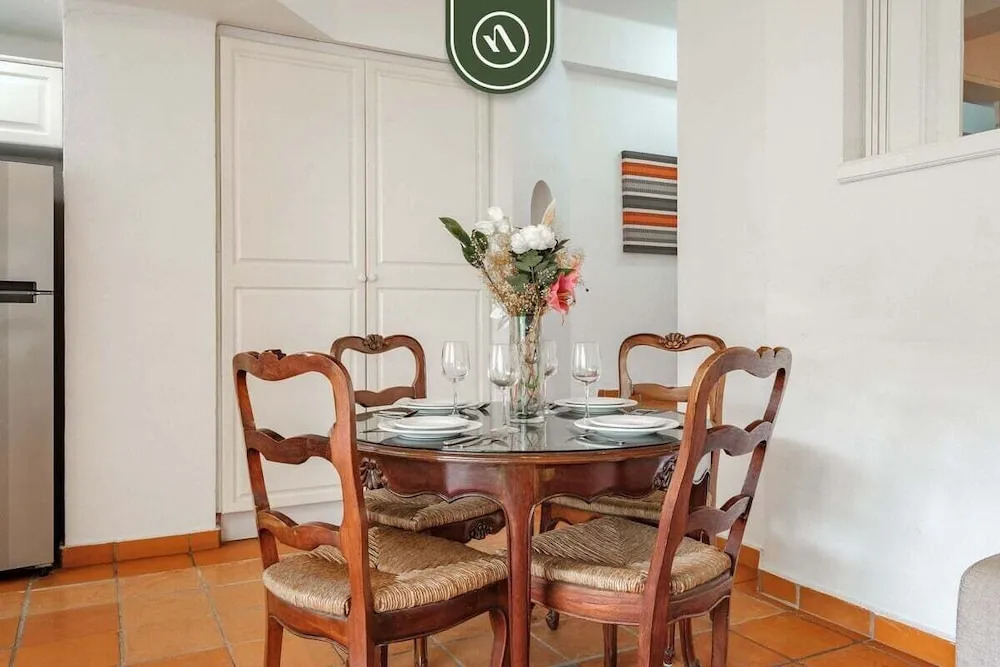 Amazing 2 BR Condo - Private Terrace - Pool