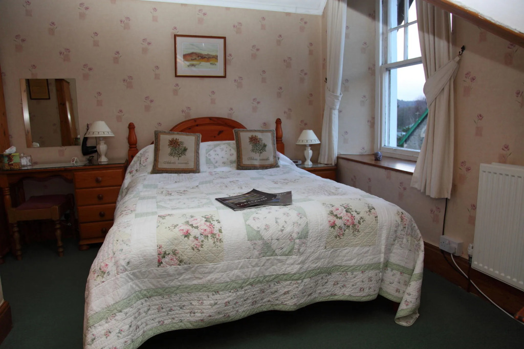 Kirkwood Guest House, free parking, electric car point
