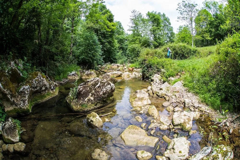 Moulin dentre les roches