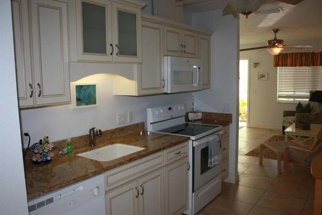 An Island Getaway at Palm Tree Villas
