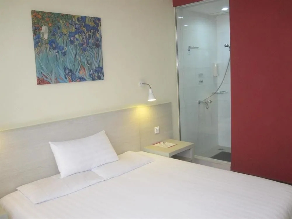 Отель Hanting Hotel Fuzhou Wuyi Plaza