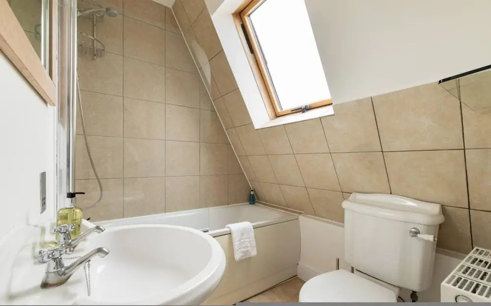 Your Home Away Newly Refurbished 3BR in Wandsworth