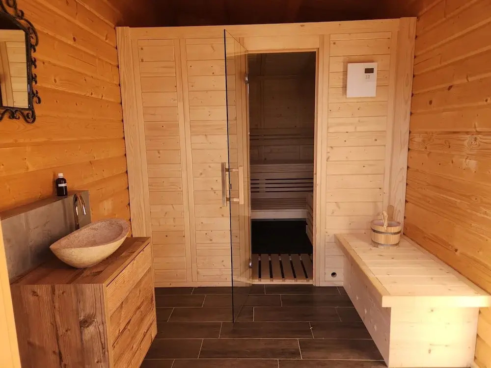Alpine hut in Rauris ski Hiking Area With Sauna