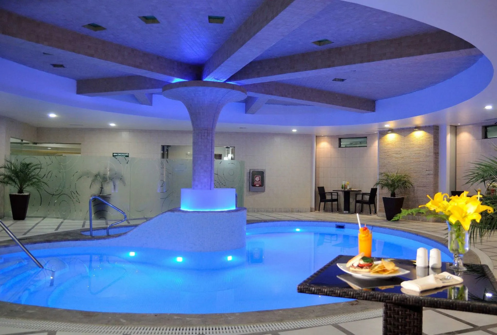 Suites Camino Real