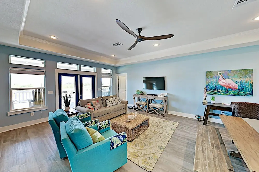 Gulf-view - Walk To Beach! 3 Bedroom Home