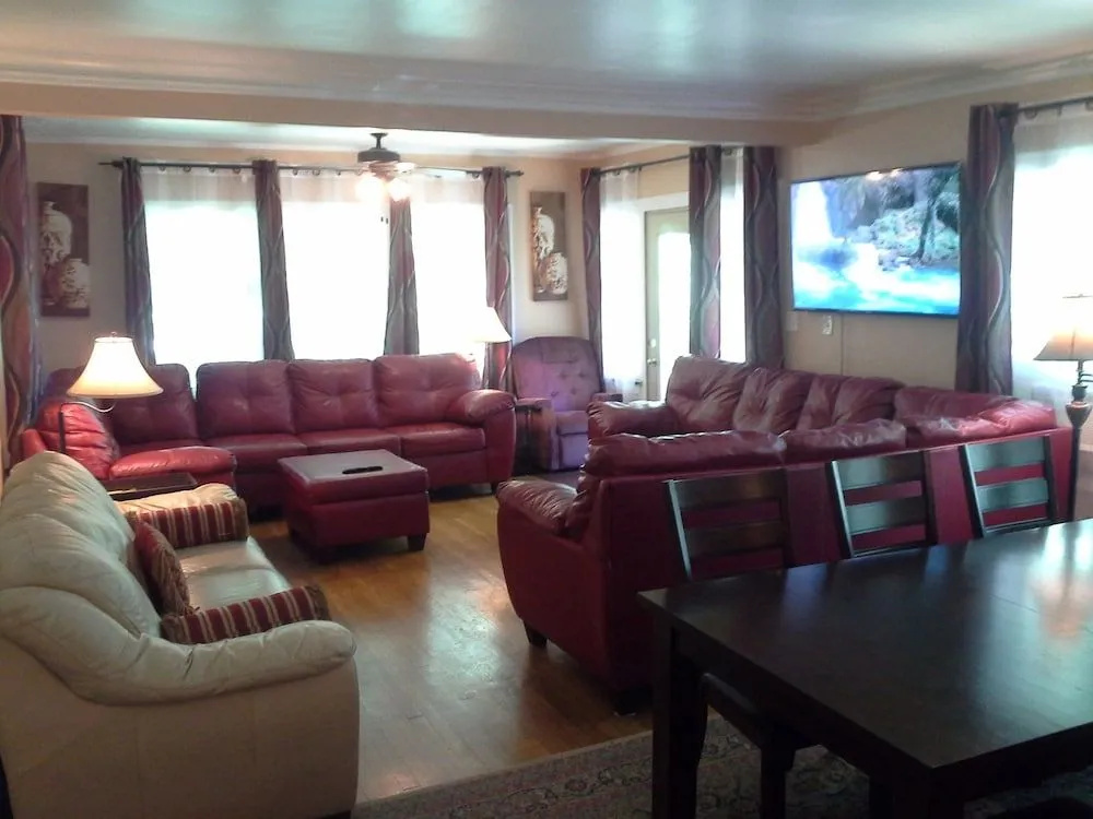JARVIS Edgewater Park & Beach 5BD Villa