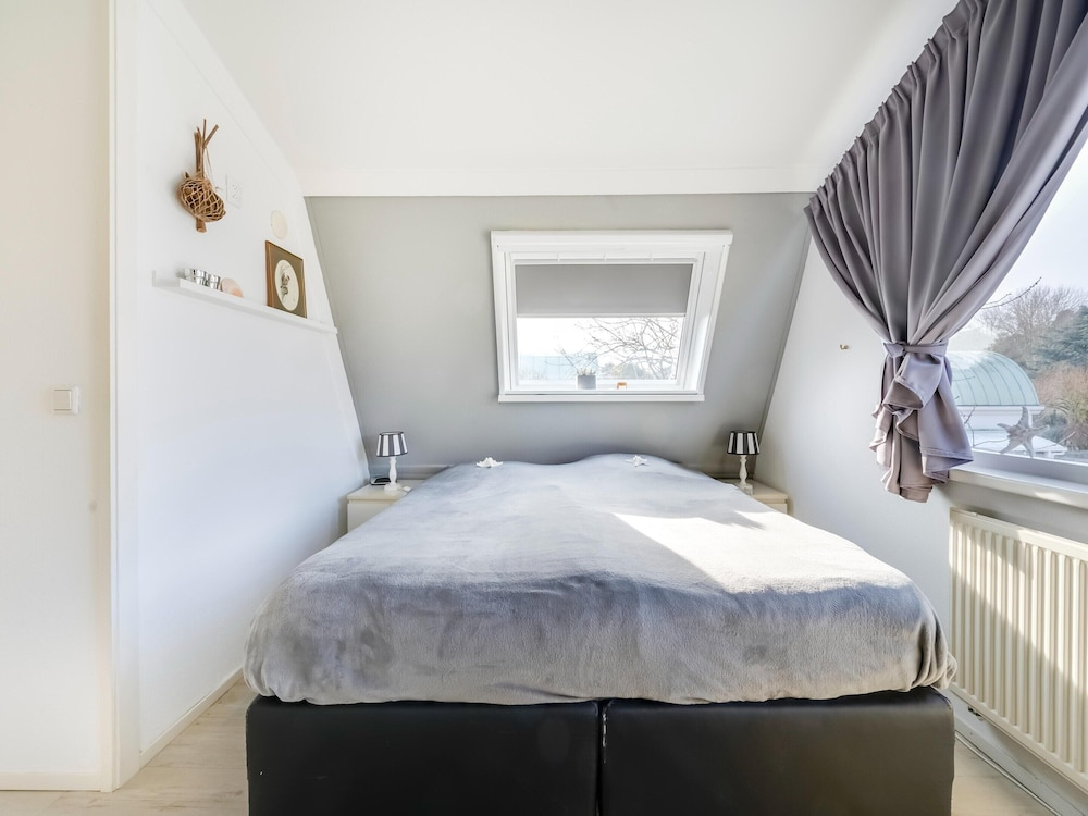 Holiday Home Noordwijk near Beach & Sauna