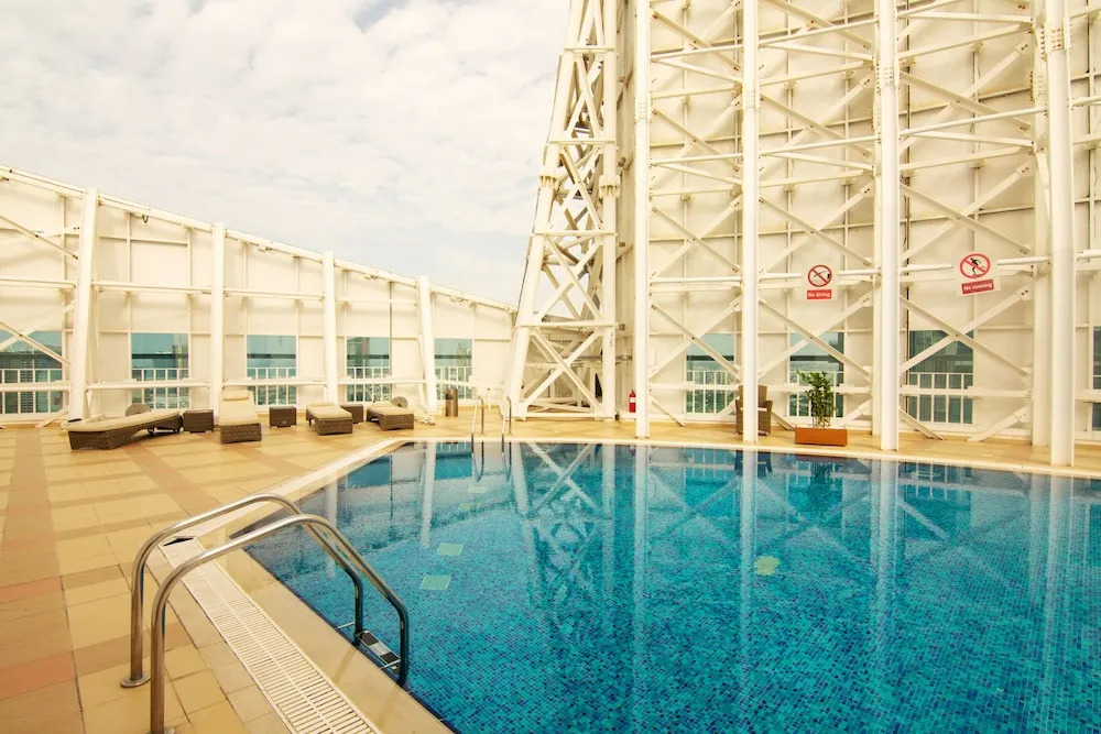 Lux BnB I X1 Tower I Golf Course & Sea Views
