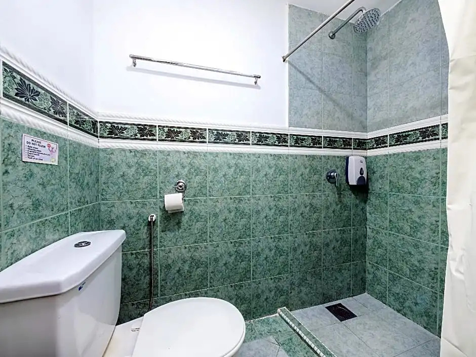 OYO 43963 T Signature Hotel