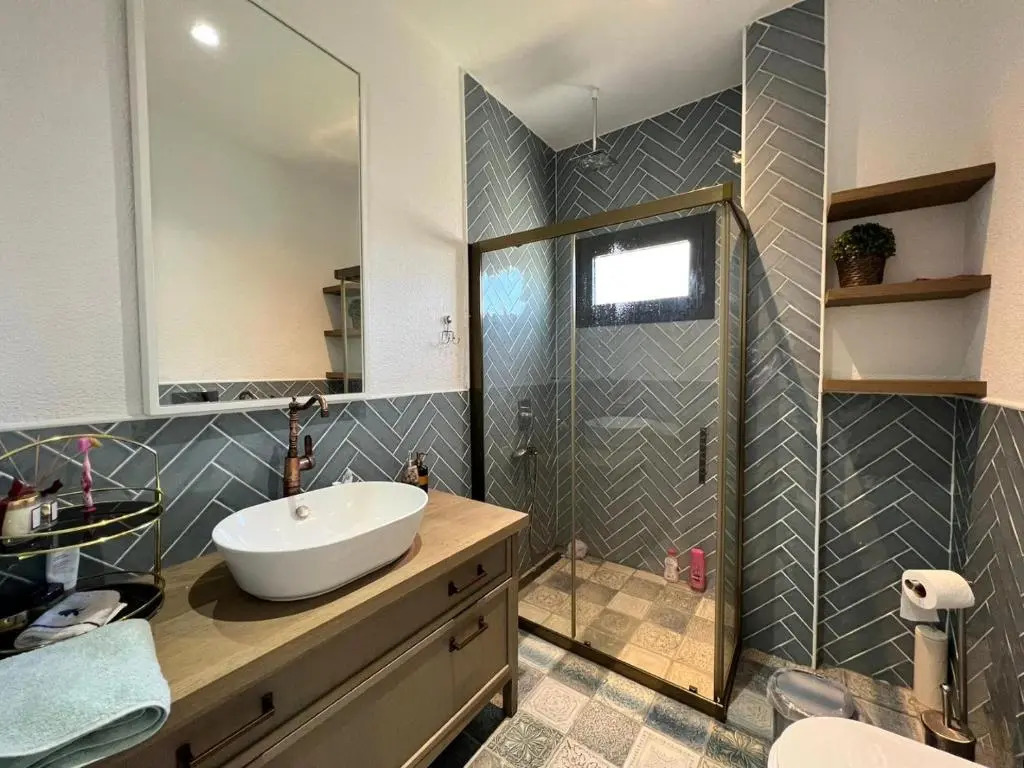 4 Bedroom Villa With Private Pool and Separate Staff Room in Yalikavak