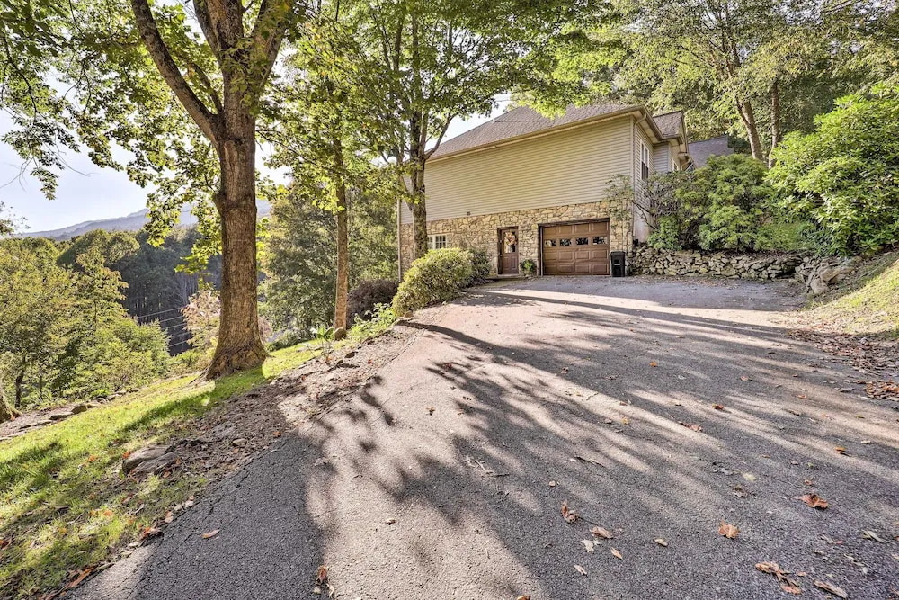 Near Sugar Mtn Resort! Mtn-view Outdoor Basecamp