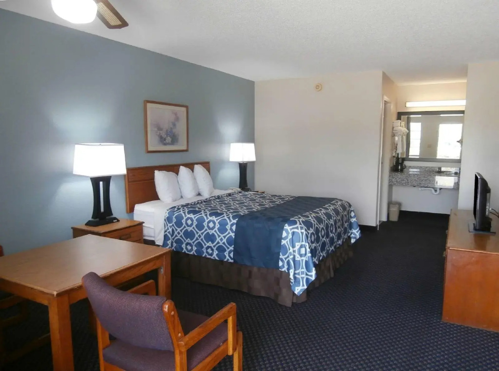 America's Best Value Inn Blue Ridge
