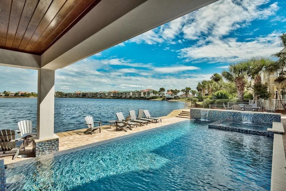 Sea E O 11 Bedroom Holiday Home by Five Star Properties