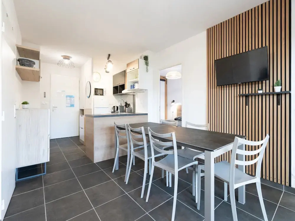 Charming Villa by Serignan Beach