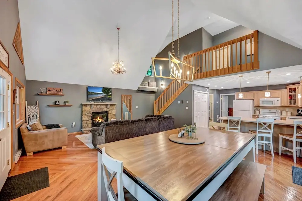 1 Mi to Beach: Pocono Lake Chalet w/ Decks