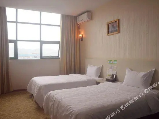 Yali Siji Business Hostel