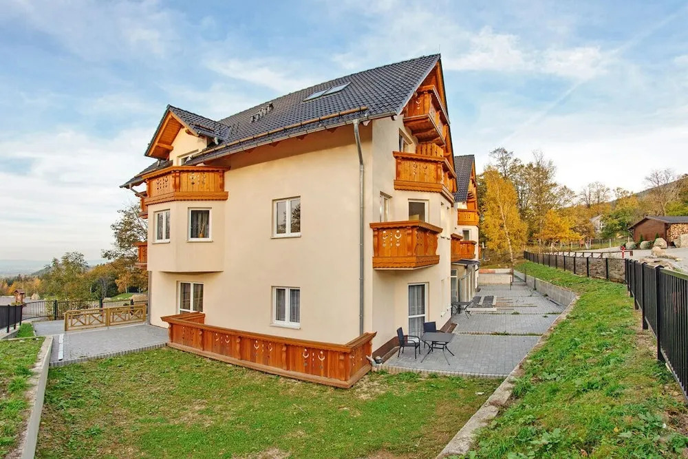 Na Wilczej, Sun & Snow