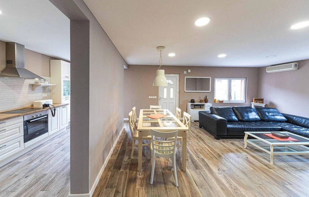 Amazing Home in Vinisce With 4 Bedrooms and Wifi