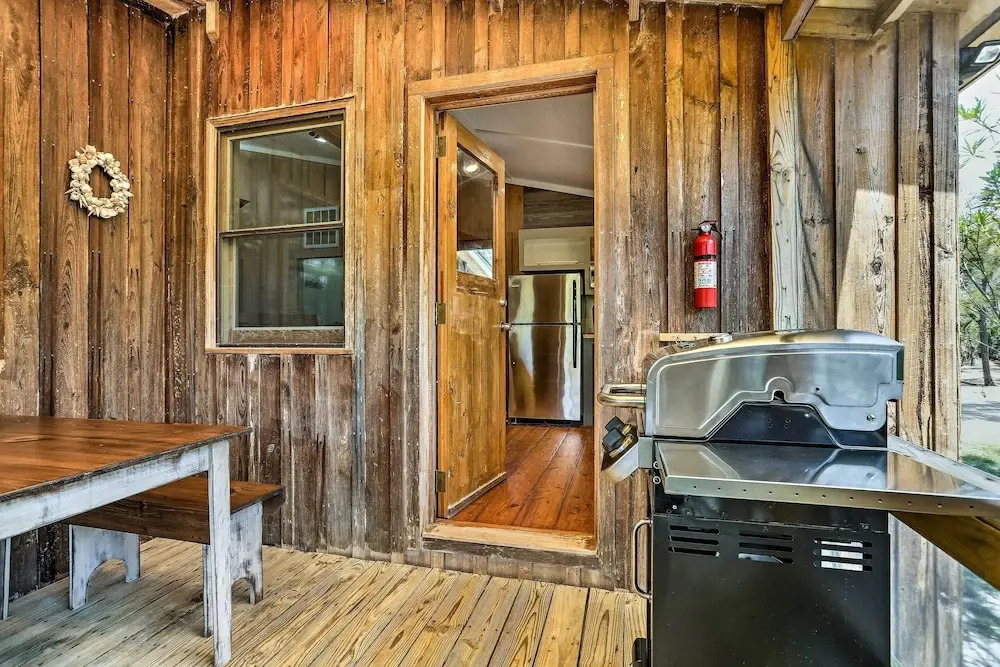 Cozy Hatteras Island Abode ~ 1 Mi to Frisco Beach!