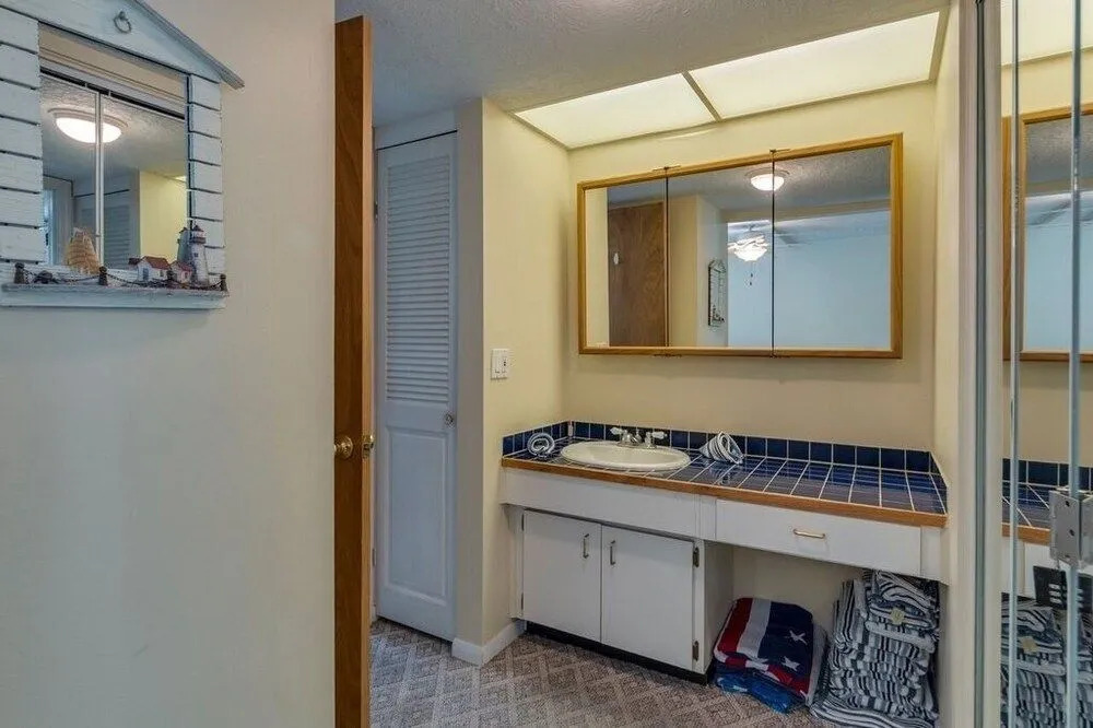 Anchors Away 1 Bedroom Condo by Redawning