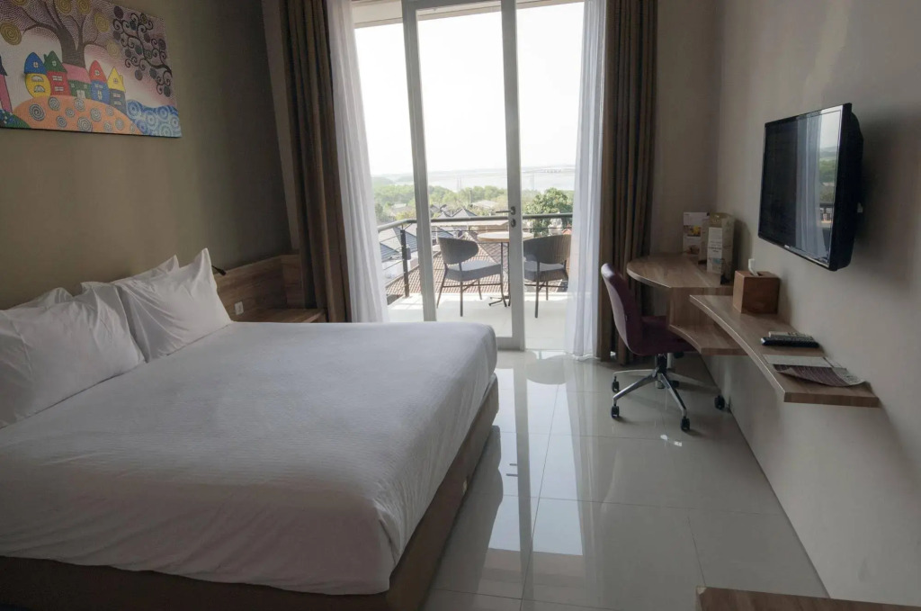 Mahogany Hotel
