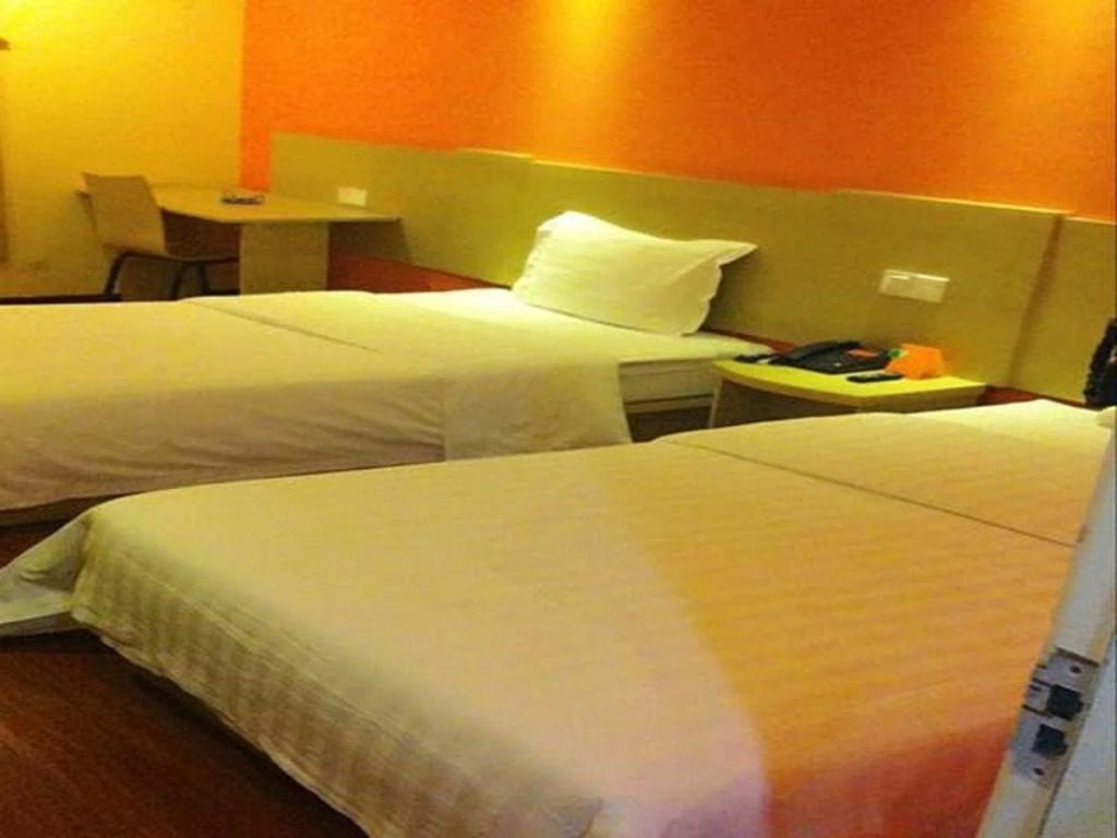 7Days Inn Shanghai Changshou Road Metro Station Yaxin Life Square