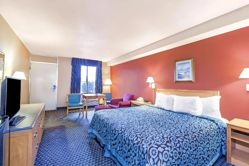 High Country Motor Lodge - Near NAU and Downtown