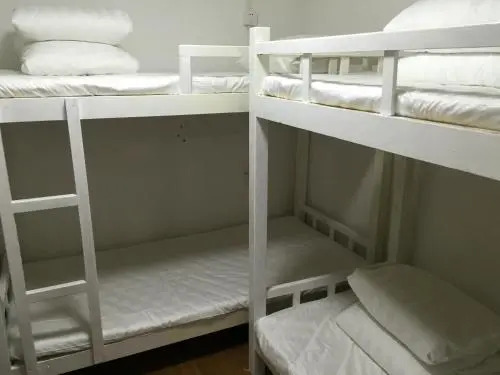 Yujiang International Hostel Jingji 100 Branch