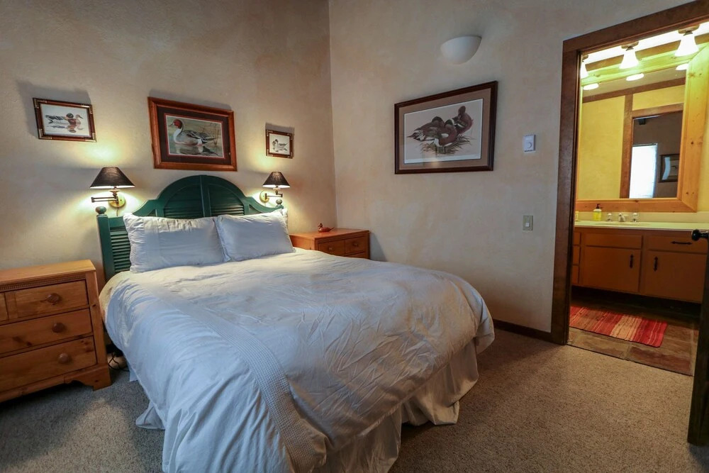 Mammoth West 143 Quiet Condo With Amazing Mountain Views and A Short Walk to Canyon Lodge by RedAwning