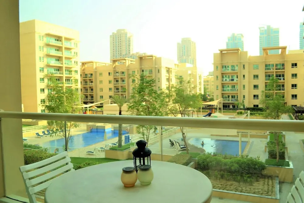 (Nickname Oasis) Spacious 1BR Apt. w/ terrace and pool view