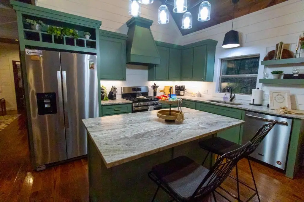 Meant To Bee! New 2 Bedroom, 2 Bath, Sleeps 8! Ping Pong & Shuffle Board