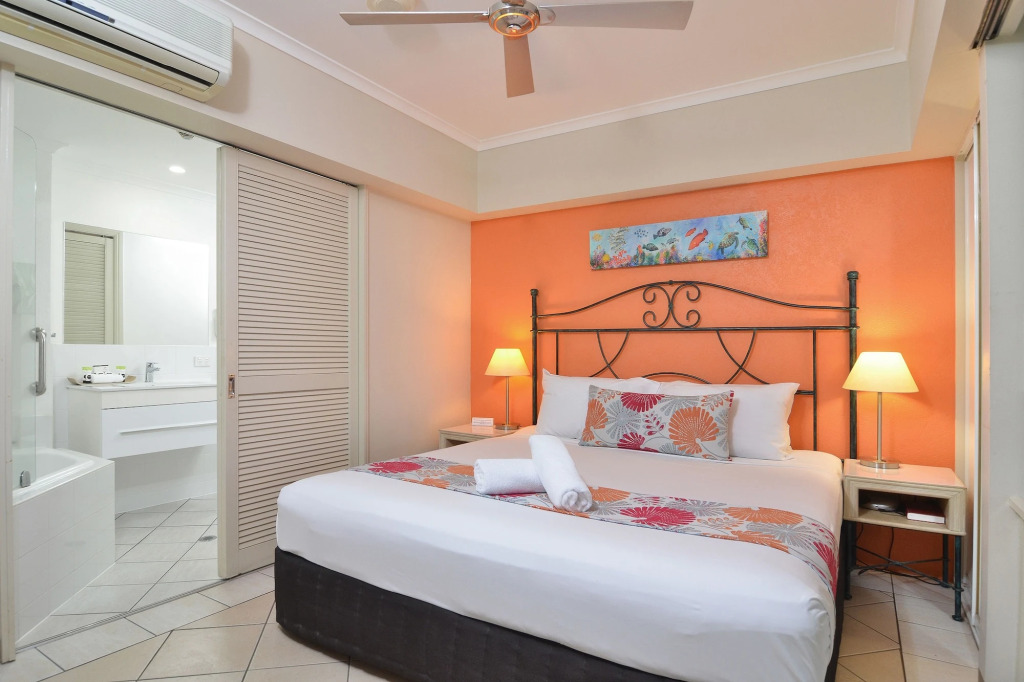 Best Western Le Cher Du Monde Apartments