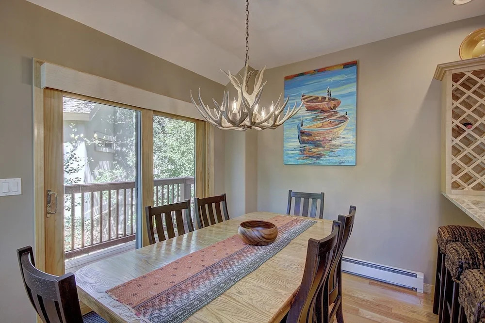 Tall Pines Lodge 4 Bedroom Townhouse by RedAwning