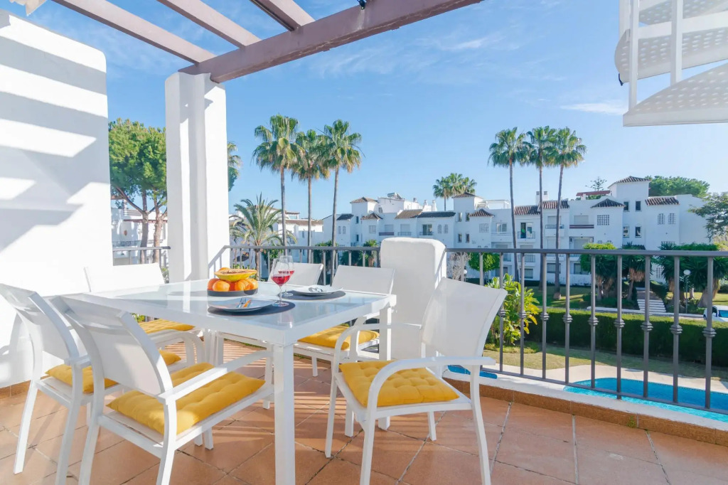 11226 - Modern beach side duplex penthouse.