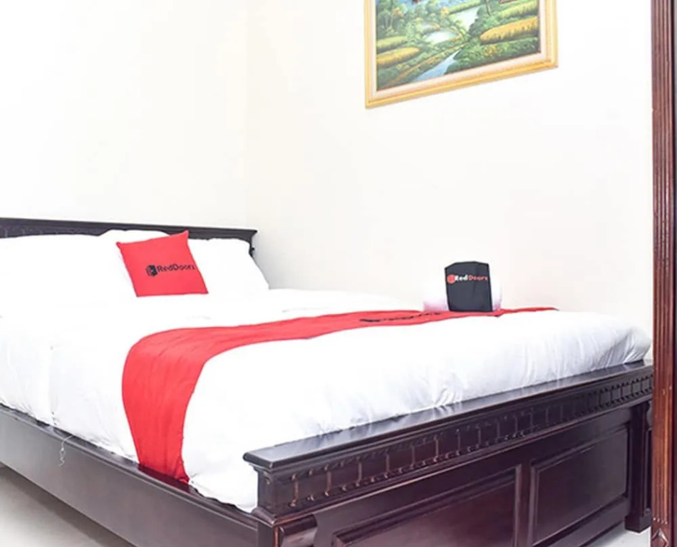 RedDoorz Syariah near Gelora Delta Sidoarjo 2