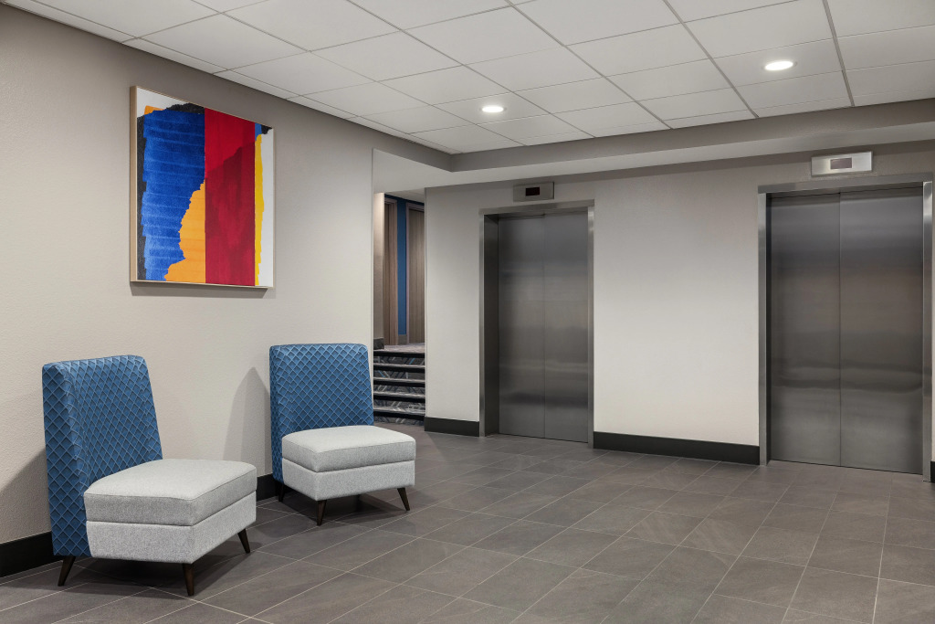 Holiday Inn Express & Suites Phoenix - Midtown, an IHG Hotel