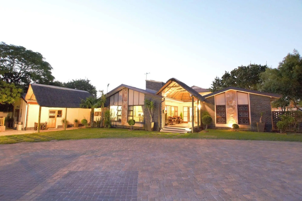 Balmoral Lodge