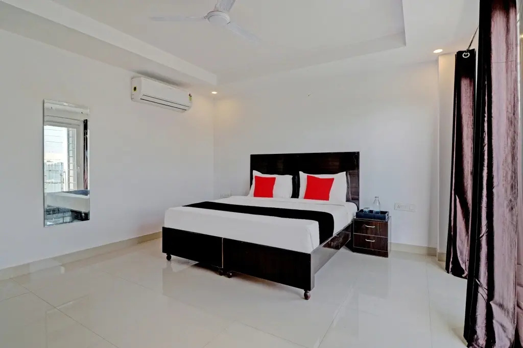 Super Townhouse Tipsyy Near Bestech Central Square Mall