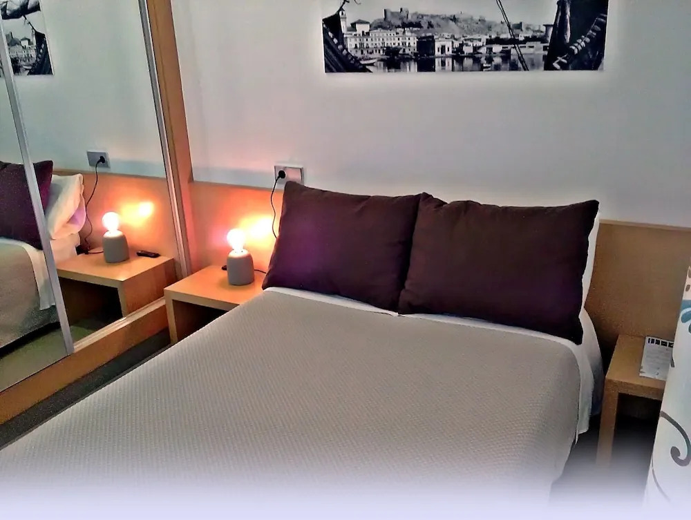 Hotel Alboran