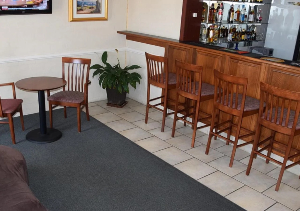 Coachmans Inn Motel