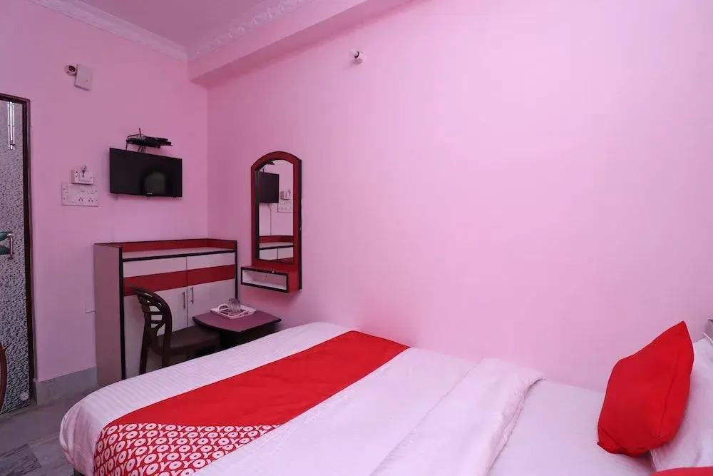 Karunamoyee Guest House By OYO Rooms