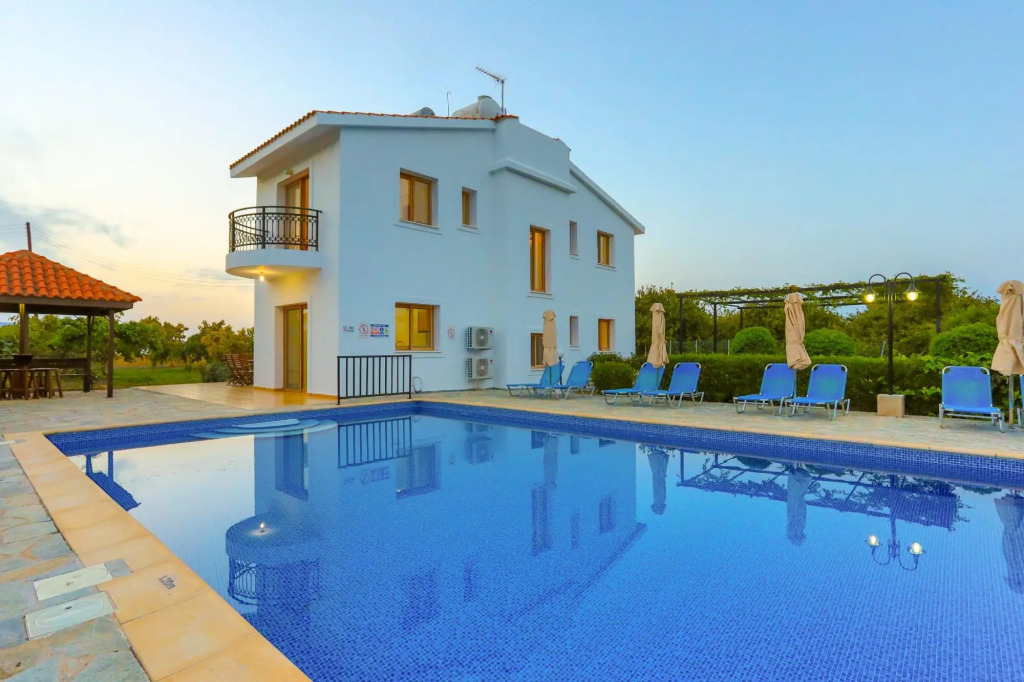Villa Leda Finiki in Latchi