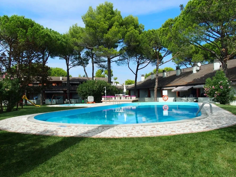 Relax and fun by the Pool