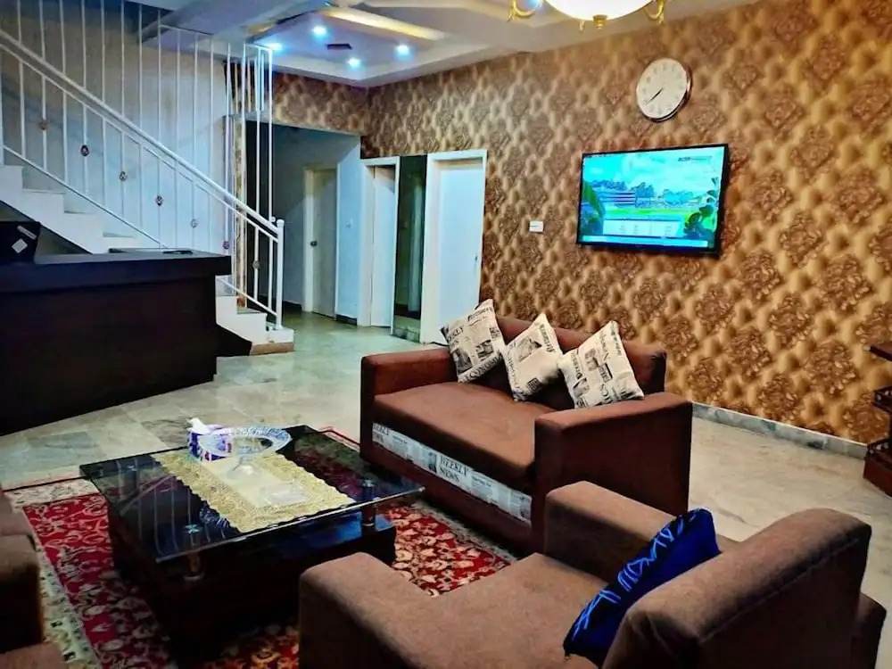 Hotel Defence Inn