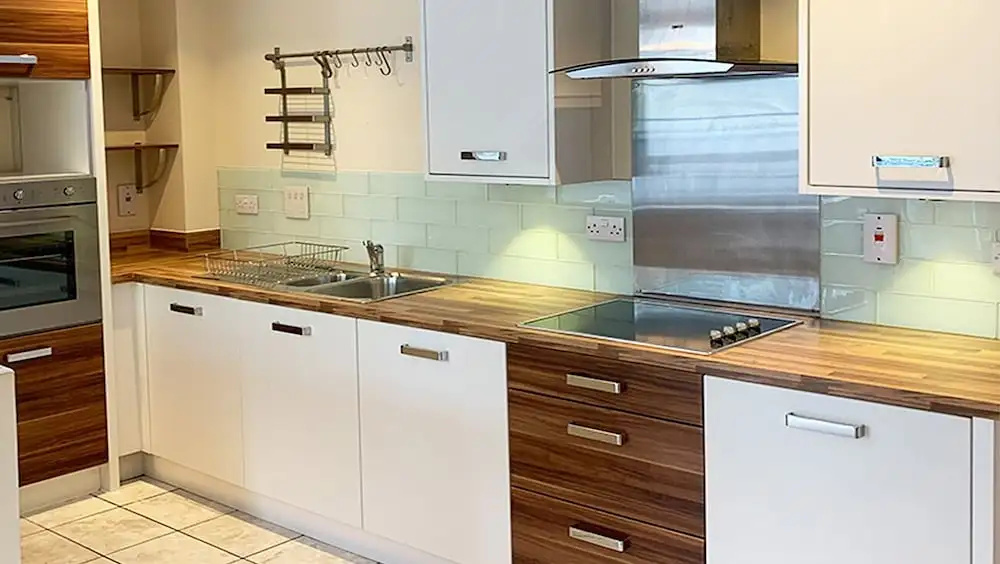 Continental Apartments at Wallis Square with Parking, WiFi & Netflix