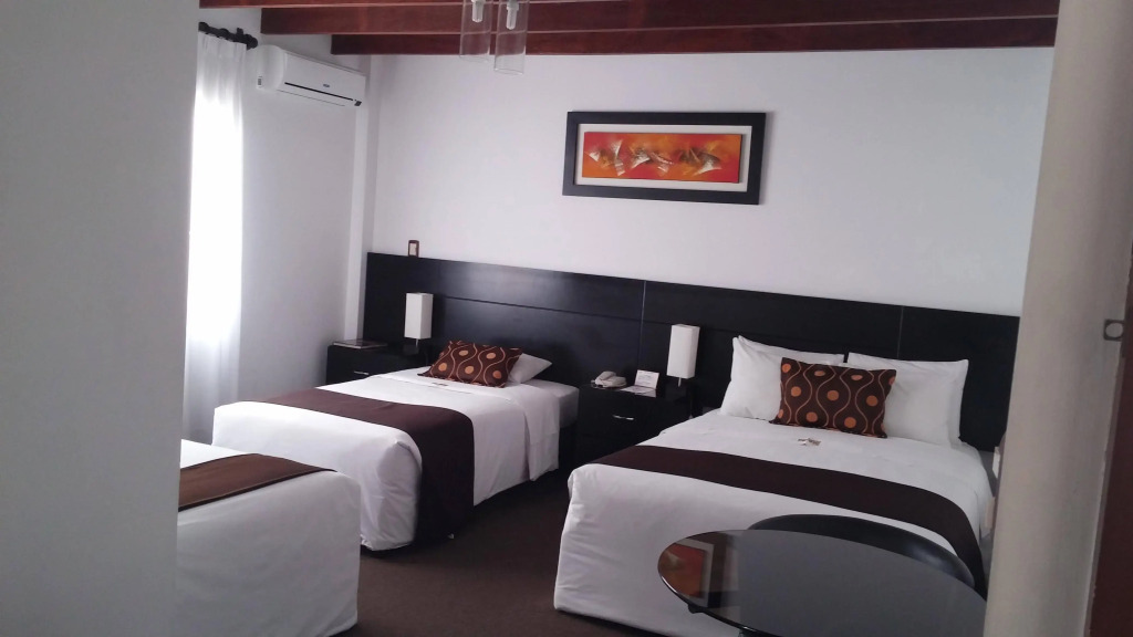 De Ville Inn Lima